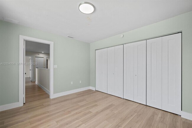 Building Photo - 9547 SW 146th Pl