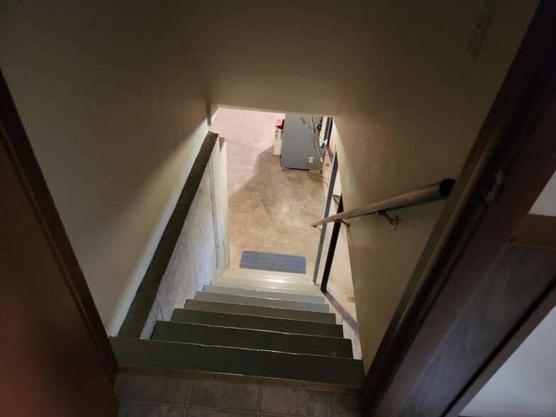 Building Photo - 2845 Woodale Ave