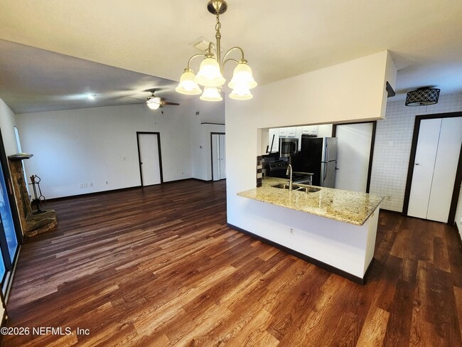 Building Photo - 4655 Trevi Dr