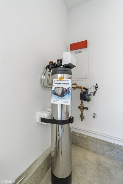 Building Photo - 156 Chorus