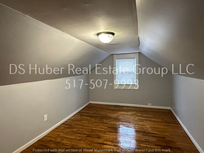 Building Photo - 2208 Marcus-
