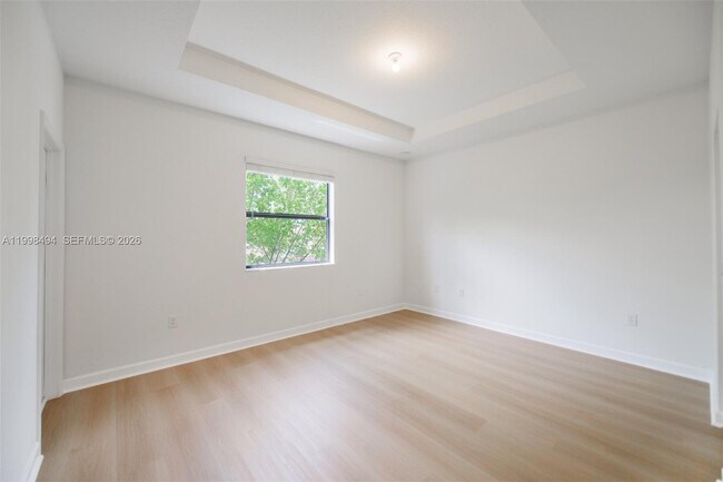 Building Photo - 640 NE 207th St