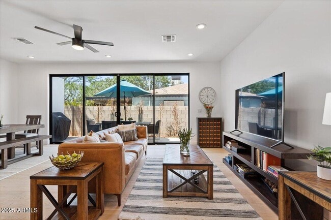 Building Photo - 220 W Monterosa St