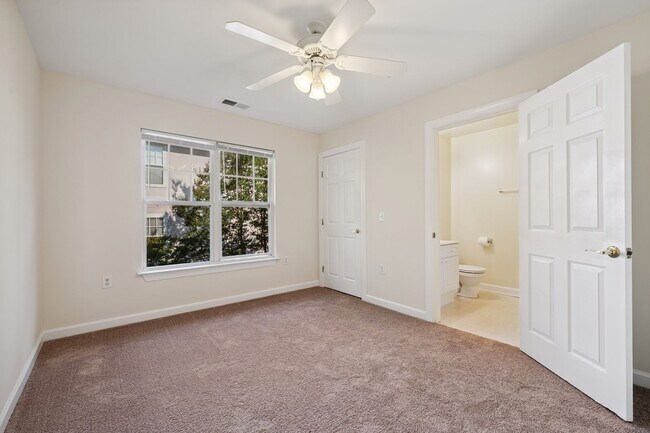 Building Photo - 3be/3ba Apartment Near Duke's Medical/Rese...