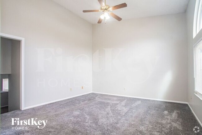 Building Photo - 1007 Haltonia Dr