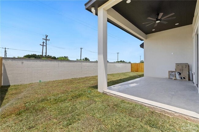 Building Photo - 32 Zimmerius Ave