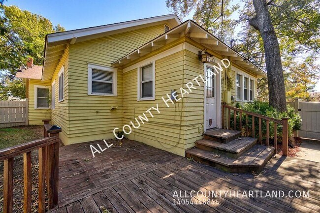 Building Photo - 801 North Blvd