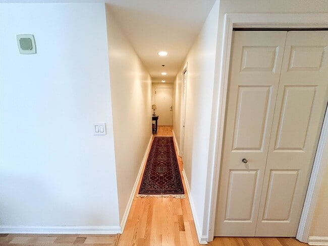 Building Photo - 172 Tremont St
