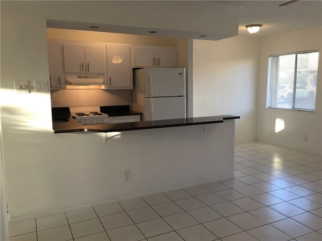 Building Photo - 1812 E Oakland Park Blvd