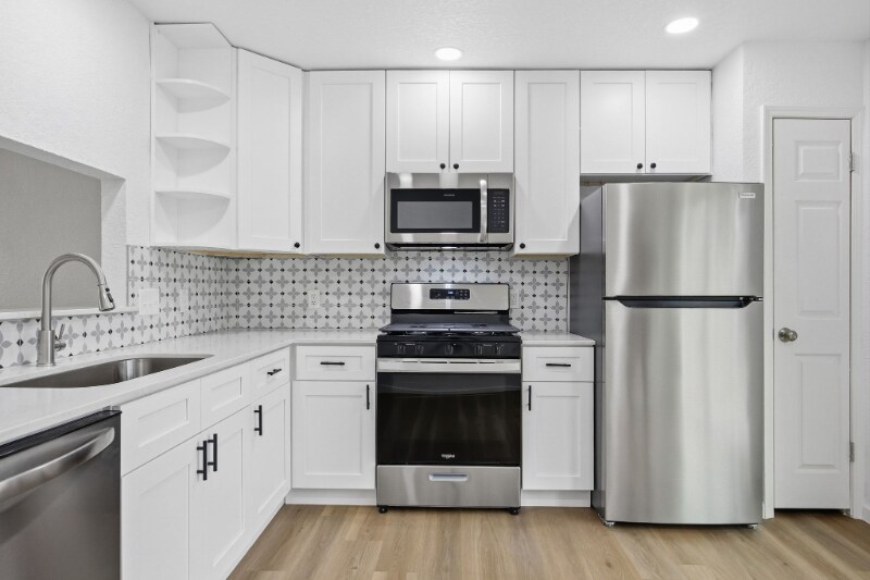 Building Photo - 218 W William Cannon Dr