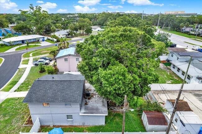 Building Photo - 6504 Lenore Dr