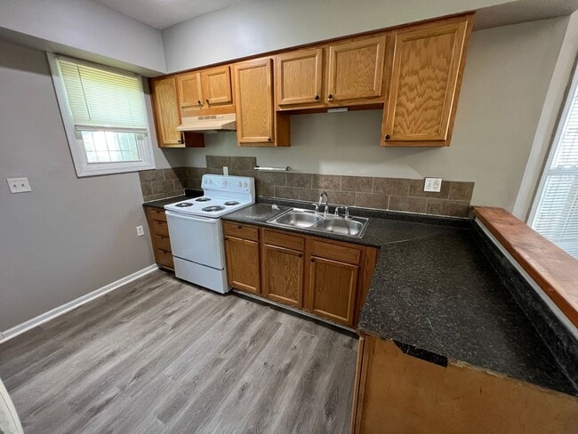Building Photo - Charming 3-Bedroom Home in Washington Weat...