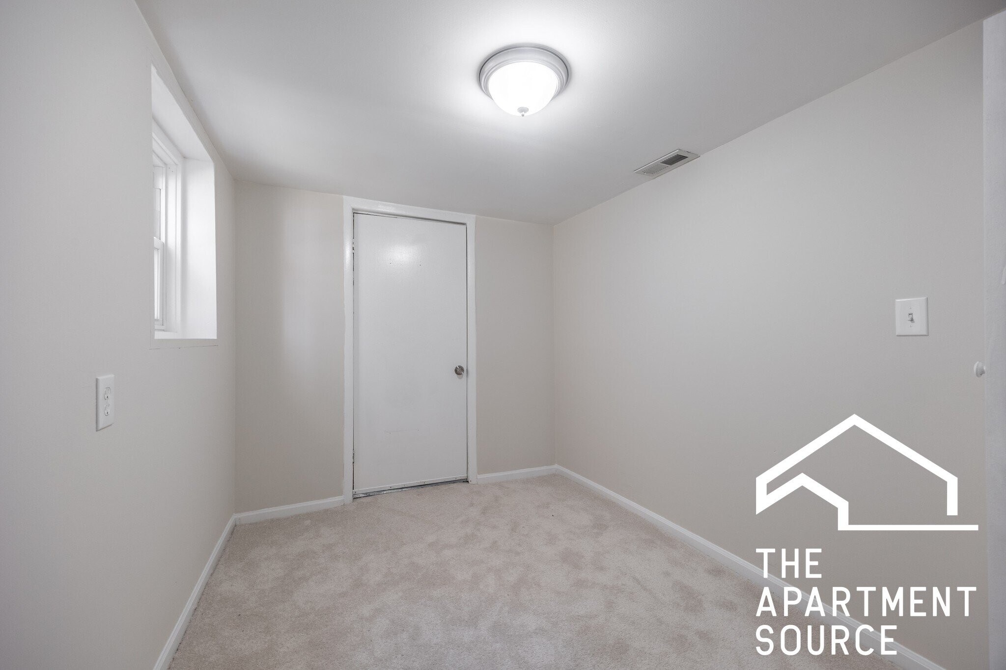 Building Photo - 2110 N Avers Ave