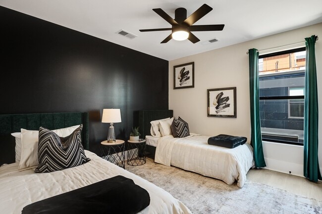 Building Photo - 400 E Pontotoc Ave