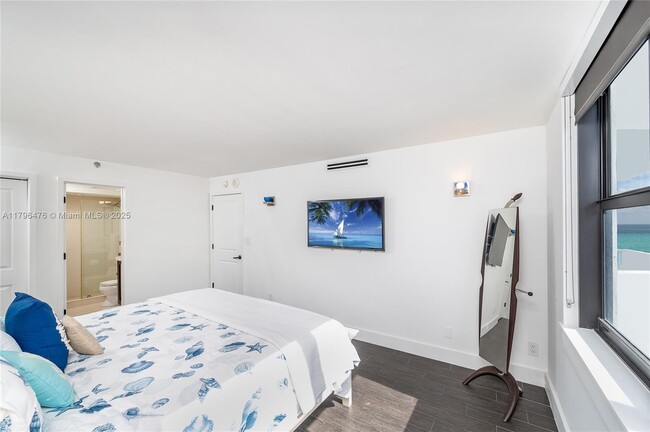 Building Photo - 4301 Collins Ave