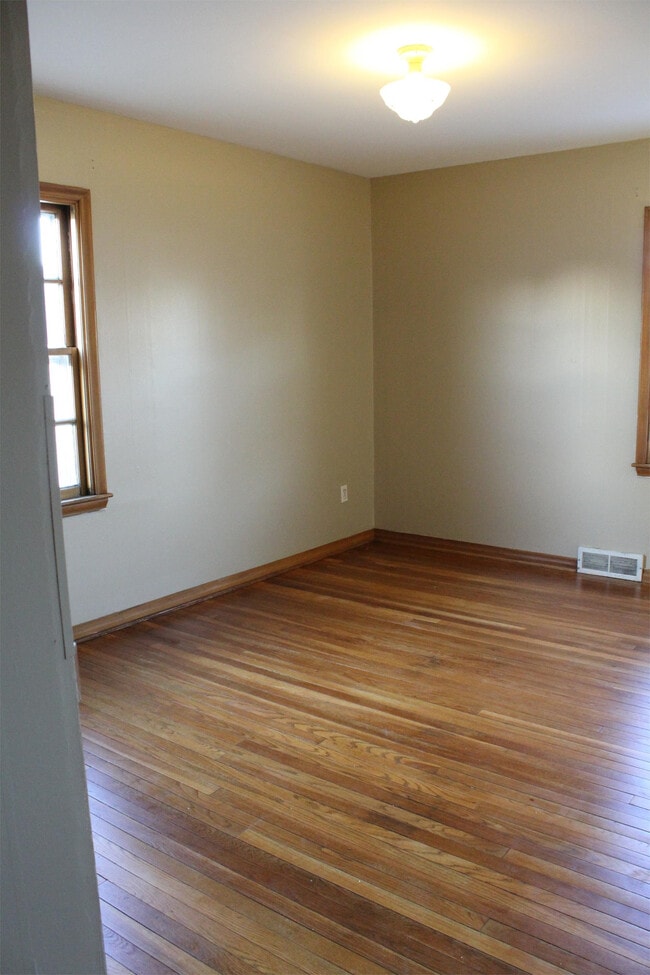 Building Photo - 907 N Grant St