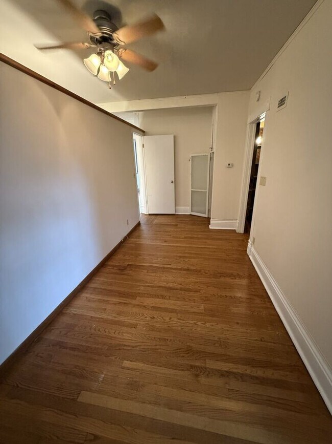 Building Photo - 1544 D St