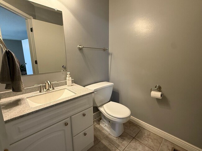 Building Photo - 9339 Turnberry Alcove
