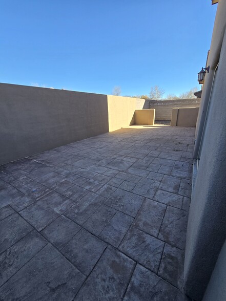Building Photo - 3024 Calle Nueva Vista