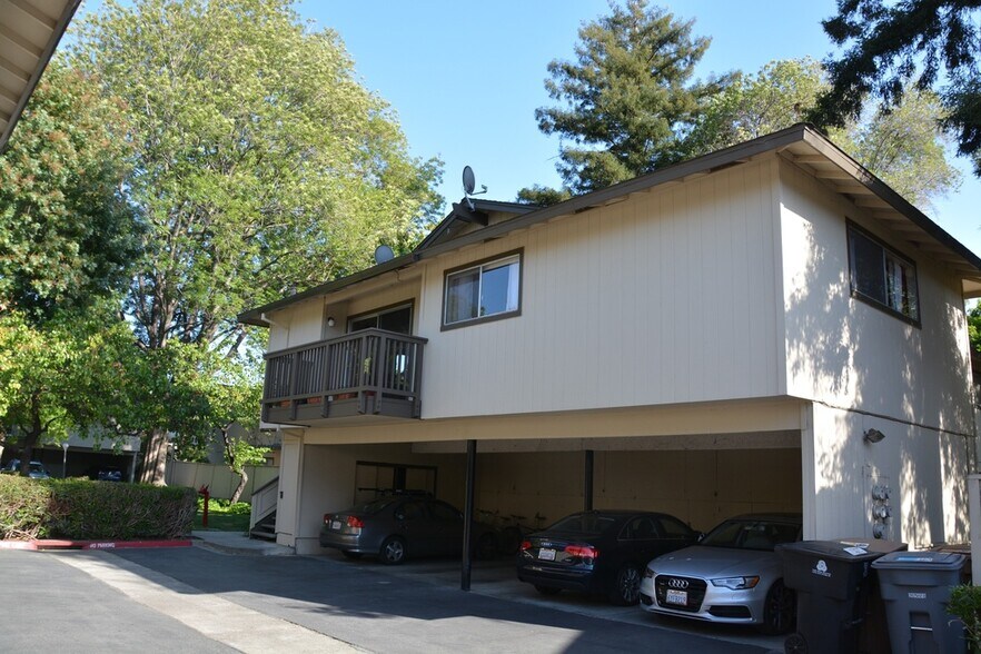Corner unit, above its own carport - 88 Flynn Ave