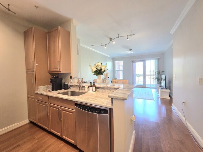 Building Photo - 11770 Sunrise Valley Dr