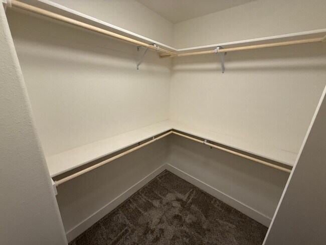 Building Photo - NEW PHOTOS! Two-level home located in Coff...
