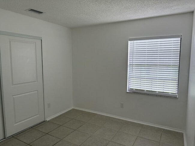 Building Photo - 1561 SE Arenson Ln