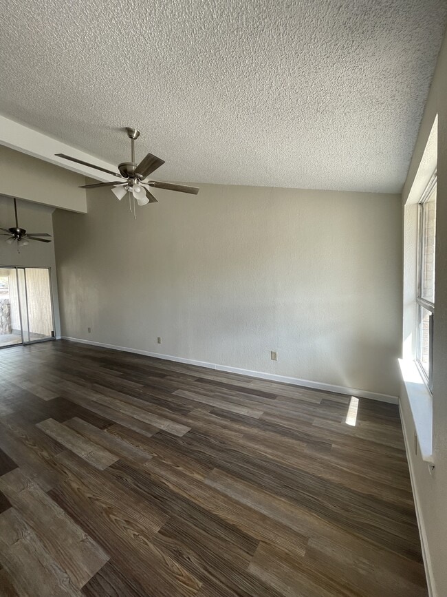 Building Photo - 849 Montera Rd