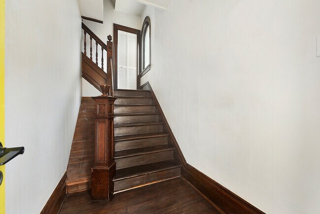 Building Photo - 1234 Ridge Ave