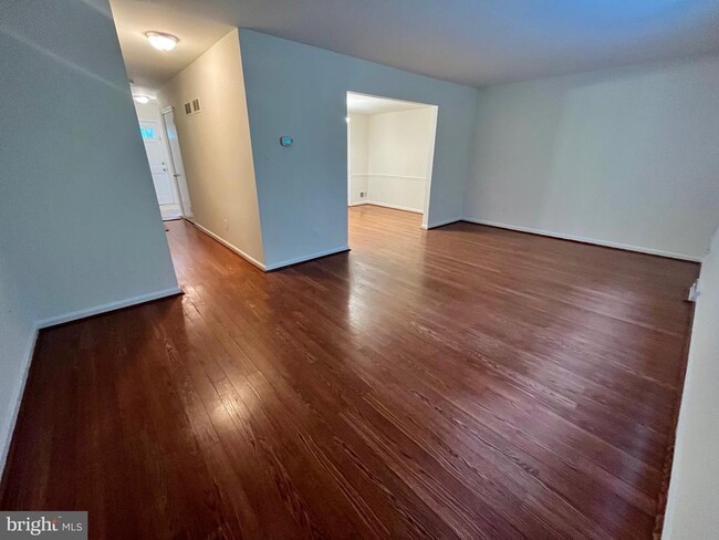 Building Photo - 3056 Covington St