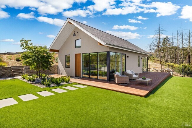 Building Photo - 987 Mark West Springs Rd