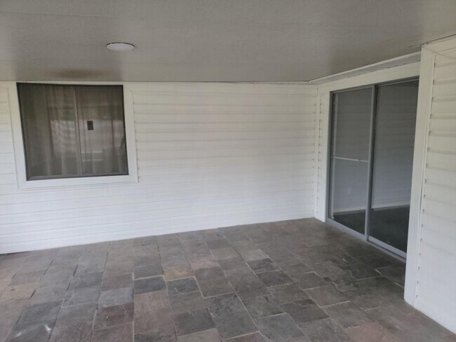 Building Photo - 9406 Walnut Glen Dr