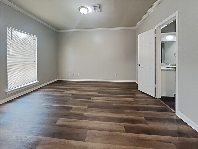 Building Photo - 6737 Tournament Dr