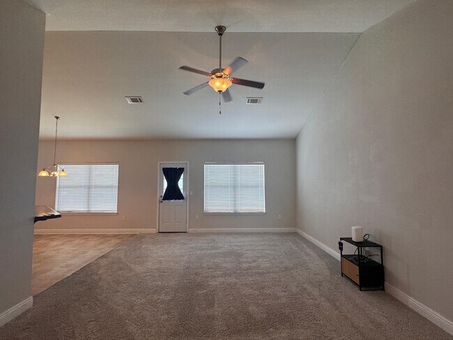 Building Photo - 744 Lime Ln