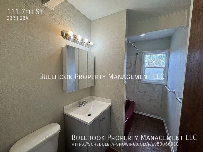 Building Photo - 111 7th St