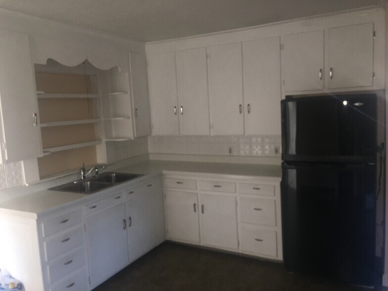 Primary Photo - 42 Beach Ave