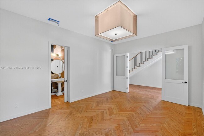 Building Photo - 2330 Overbrook St