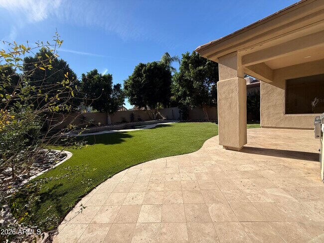 Building Photo - 7471 E Sunnyvale Dr