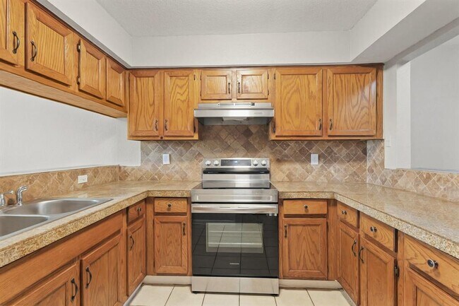 Building Photo - 12322 Wild Pine Dr