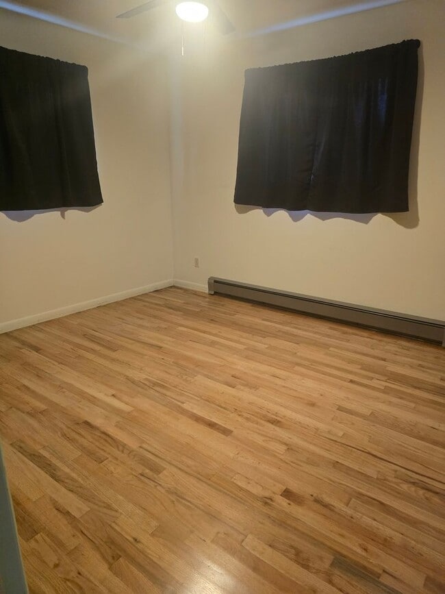 Building Photo - 3 bedroom 1 bath