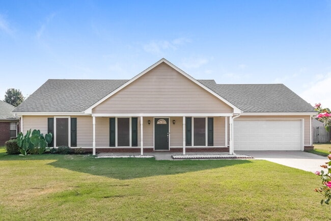 Building Photo - 1329 Annesdale Dr