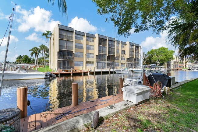 Building Photo - 777 S Federal Hwy