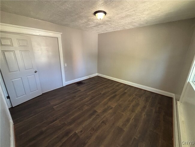 Building Photo - 1070 S Geddes St