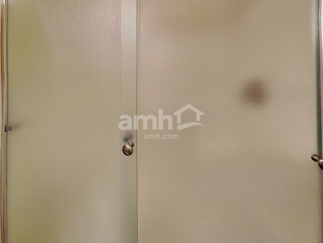 Building Photo - 1914 Cambridge St