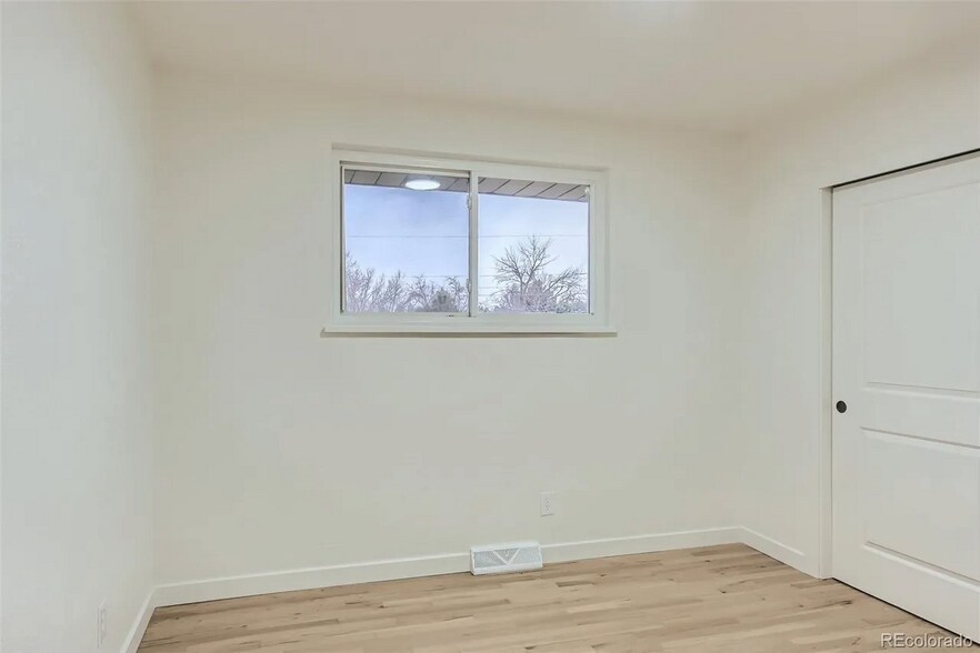 Building Photo - 4090 W Wagon Trail Dr