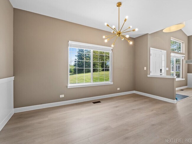 Building Photo - 819 Asbury Dr