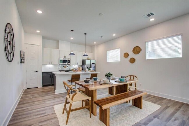 Building Photo - 5823 Highland Sky Ln