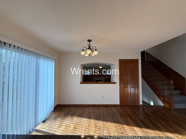 Building Photo - Beautiful 5-mile prairie home! Available now!