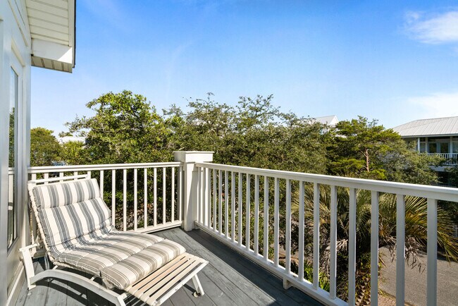 Building Photo - 10 Boardwalk Ln