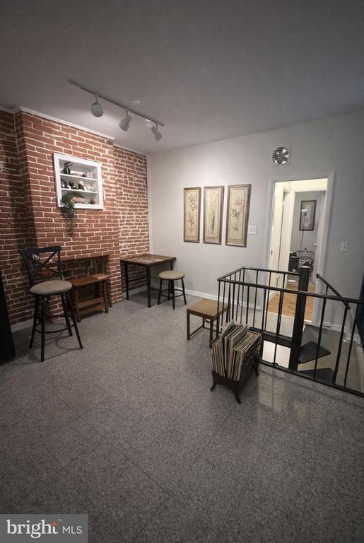 Building Photo - 414 S 15th St